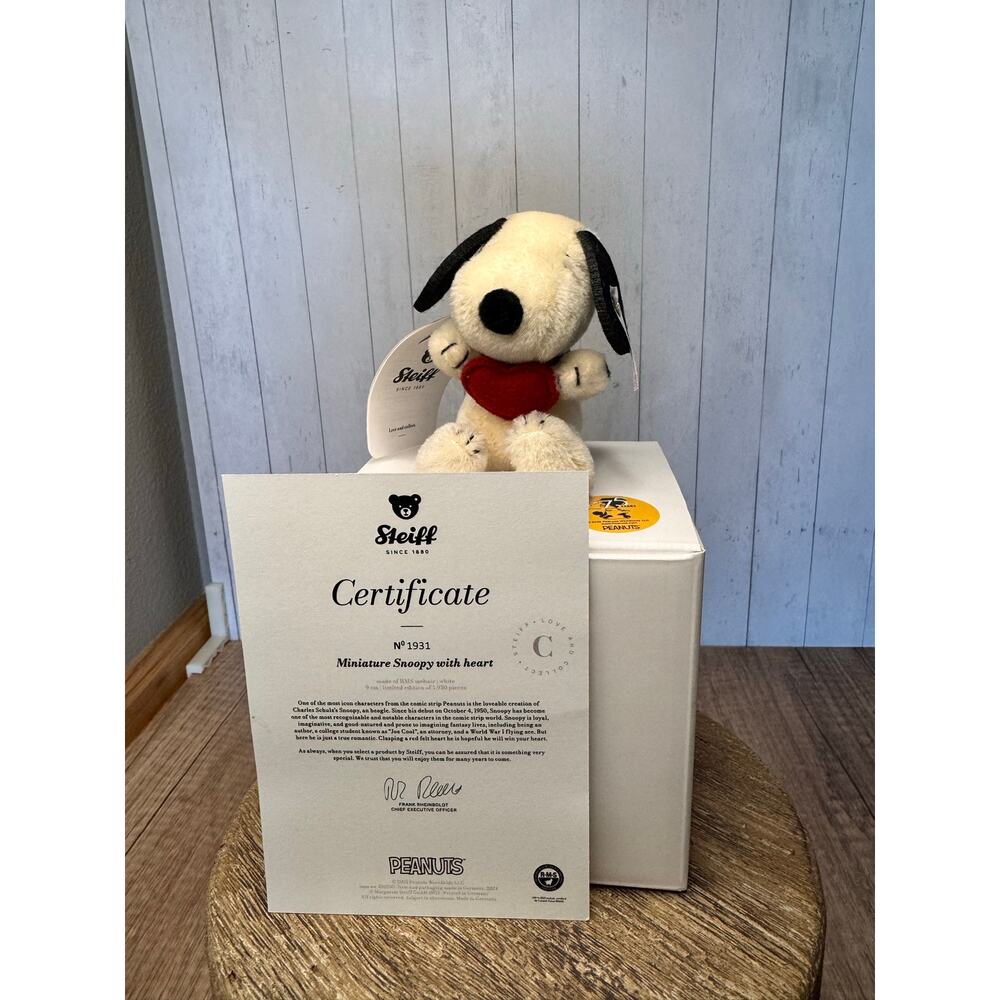 Steiff Limited Edition Miniature Snoopy with Heart NEW w Certificate Peanuts